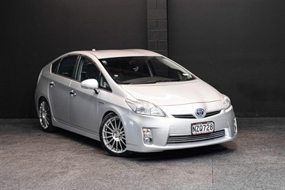 2010 Toyota Prius - Thumbnail