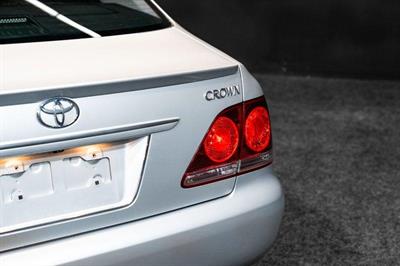 2005 Toyota Crown - Thumbnail