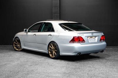 2005 Toyota Crown - Thumbnail