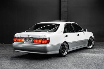 2000 Toyota Crown - Thumbnail