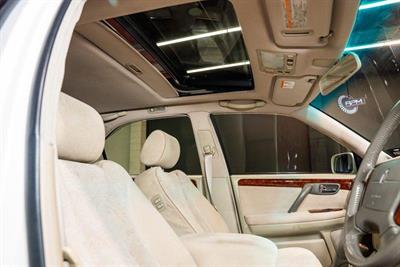2000 Toyota Crown - Thumbnail