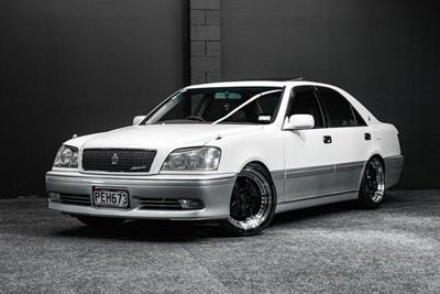2000 Toyota Crown - Thumbnail