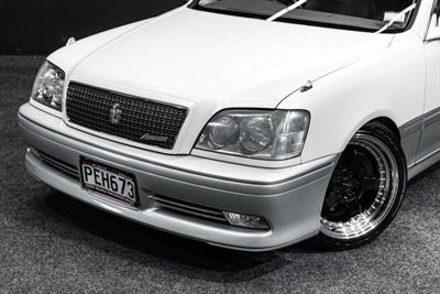 2000 Toyota Crown - Thumbnail