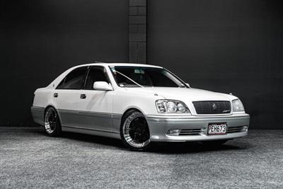 2000 Toyota Crown - Thumbnail