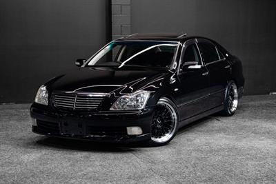 2004 Toyota Crown - Thumbnail