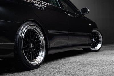 2004 Toyota Crown - Thumbnail