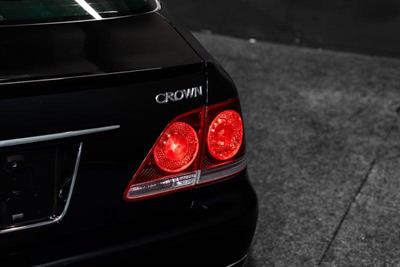 2004 Toyota Crown - Thumbnail