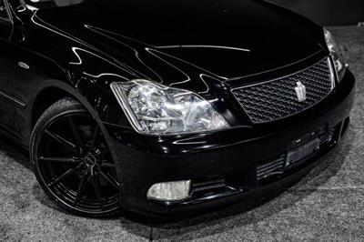 2005 Toyota Crown - Thumbnail