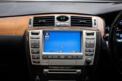 2004 Toyota Crown - Thumbnail