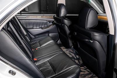 2004 Toyota Crown - Thumbnail