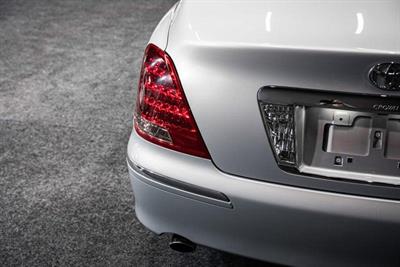 2004 Toyota Crown - Thumbnail