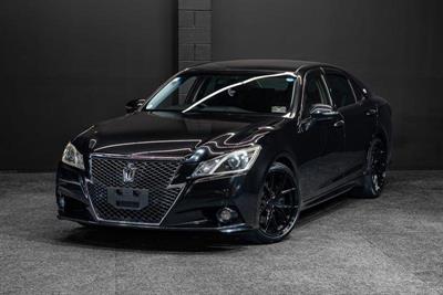 2013 Toyota Crown - Thumbnail