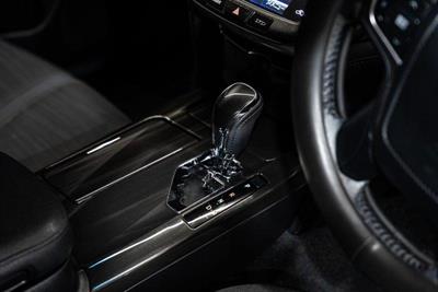 2013 Toyota Crown - Thumbnail