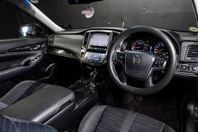 2013 Toyota Crown - Thumbnail