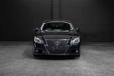 2013 Toyota Crown - Thumbnail