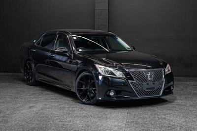 2013 Toyota Crown - Thumbnail