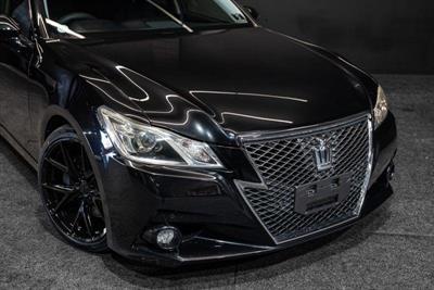 2013 Toyota Crown - Thumbnail