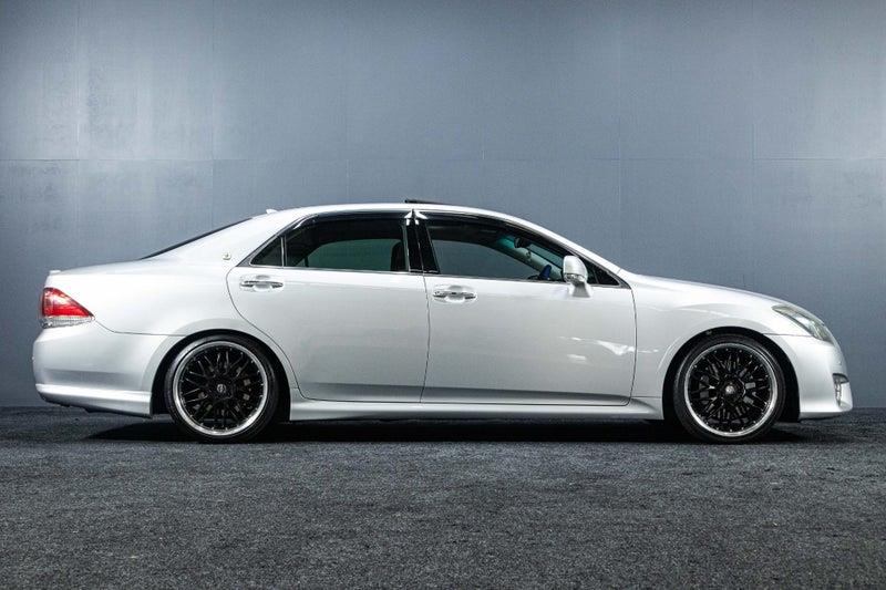 2011 Toyota Crown
