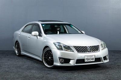 2011 Toyota Crown - Thumbnail