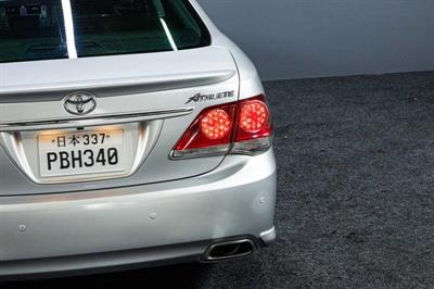 2011 Toyota Crown - Thumbnail