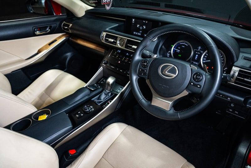 2013 Lexus IS 300h