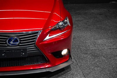 2013 Lexus IS 300h - Thumbnail