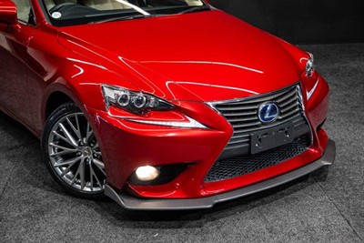 2013 Lexus IS 300h - Thumbnail