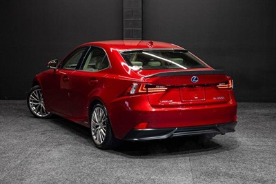 2013 Lexus IS 300h - Thumbnail