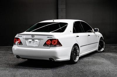 2004 Toyota Crown - Thumbnail