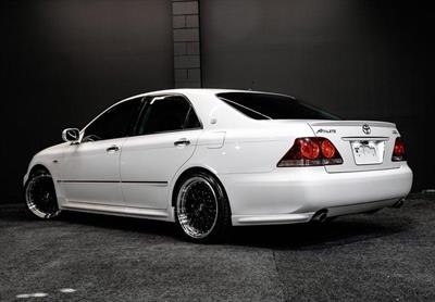 2004 Toyota Crown - Thumbnail