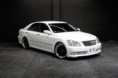 2004 Toyota Crown - Thumbnail