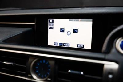 2013 Lexus IS 300h - Thumbnail