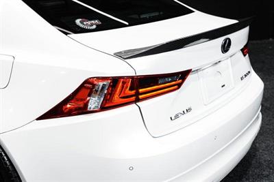 2013 Lexus IS 300h - Thumbnail