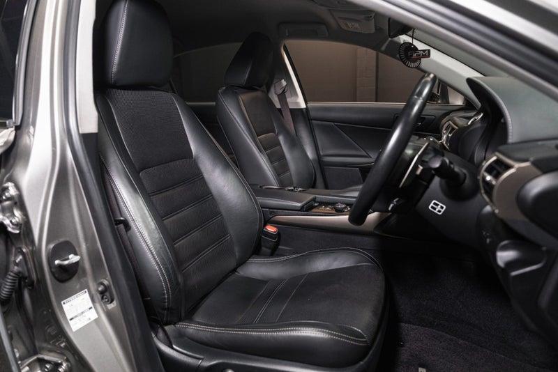 2013 Lexus IS 300h