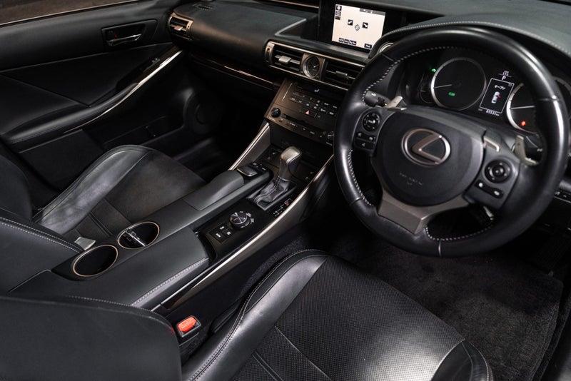 2013 Lexus IS 300h