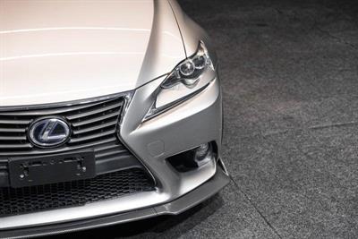 2013 Lexus IS 300h - Thumbnail