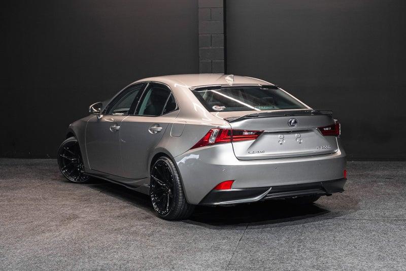 2013 Lexus IS 300h