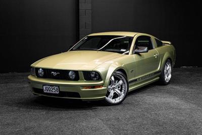 2005 Ford Mustang - Thumbnail