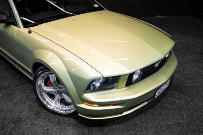 2005 Ford Mustang - Thumbnail