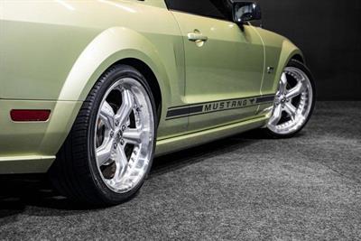 2005 Ford Mustang - Thumbnail