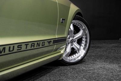 2005 Ford Mustang - Thumbnail