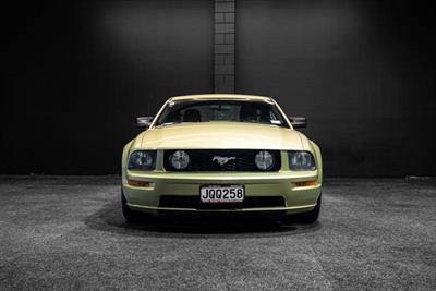 2005 Ford Mustang - Thumbnail