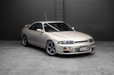 1996 Nissan Skyline - Thumbnail