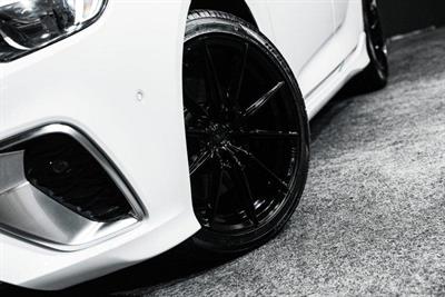 2018 Holden Commodore - Thumbnail