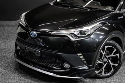 2017 Toyota C-HR - Thumbnail