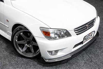 1999 Toyota Altezza - Thumbnail