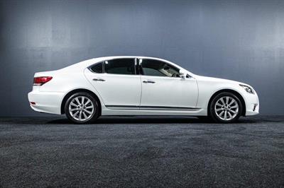 2015 Lexus LS 460 - Thumbnail