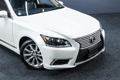2015 Lexus LS 460 - Thumbnail