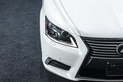 2015 Lexus LS 460 - Thumbnail