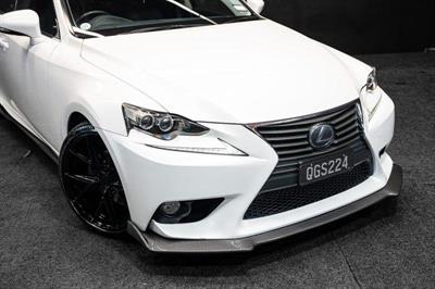 2014 Lexus IS 300h - Thumbnail